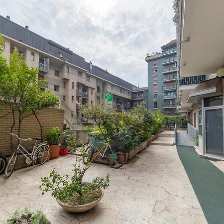 Pasteur Modern Studio With Terrace! Milaan Buitenkant foto