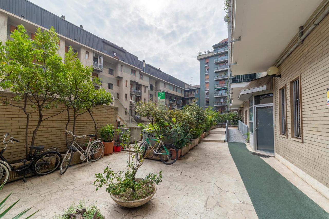 Pasteur Modern Studio With Terrace! Milaan Buitenkant foto